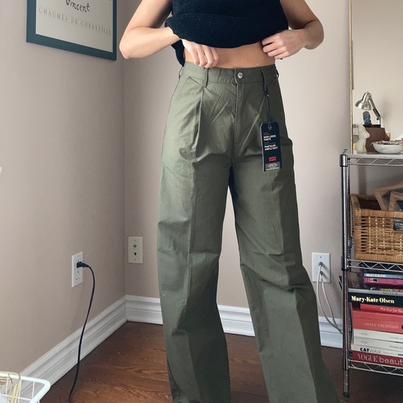 High waisted levi’s trousers - Picture 3 of 11